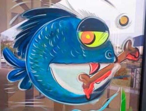 Halloween en  peinture sur vitrine une animation pour Centre Aqualudique L’Odyssée